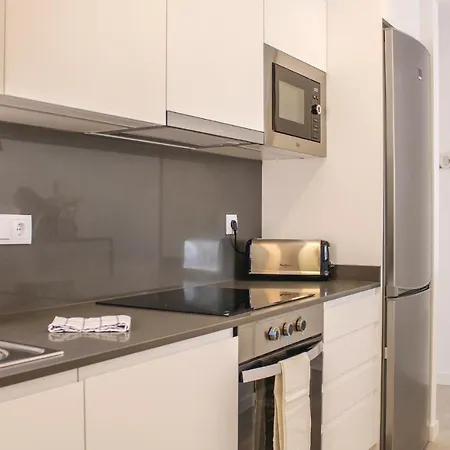 Appartement Nice In With 2 Bedrooms&wifi *