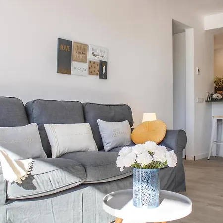 Appartement Nice In With 2 Bedrooms&wifi *